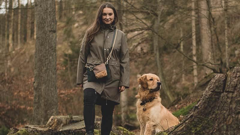 Dieser Hund hat mir ein Geschenk mitgebracht … und das ist Leben, sagt Julia.
